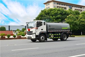 福田12-14方洒水车